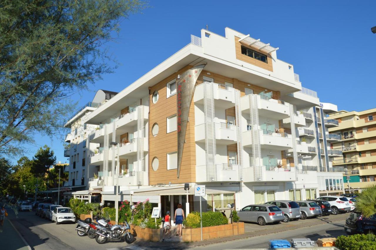 Hotel Record リッチョーネ エクステリア 写真