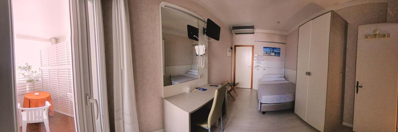 Hotel Record リッチョーネ エクステリア 写真