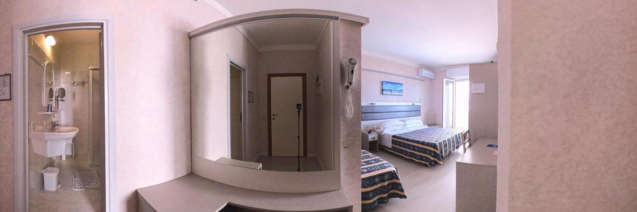 Hotel Record リッチョーネ エクステリア 写真