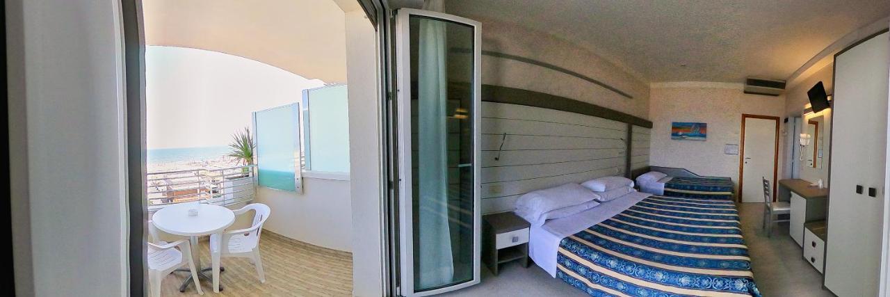 Hotel Record リッチョーネ エクステリア 写真