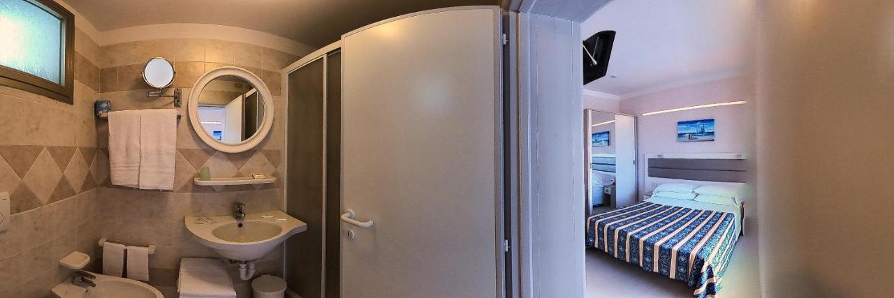 Hotel Record リッチョーネ エクステリア 写真