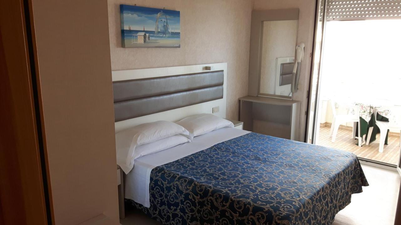 Hotel Record リッチョーネ エクステリア 写真