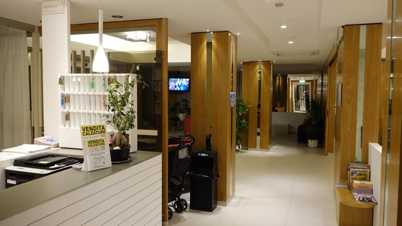 Hotel Record リッチョーネ エクステリア 写真